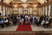 Presidente Abinader recibe a estudiantes de origen dominicano destacados en el extranjero